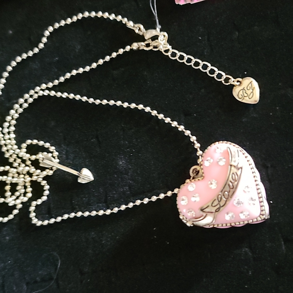 NWT Heart Locket (opens) by Betsey Johnson - Picture 4 of 11